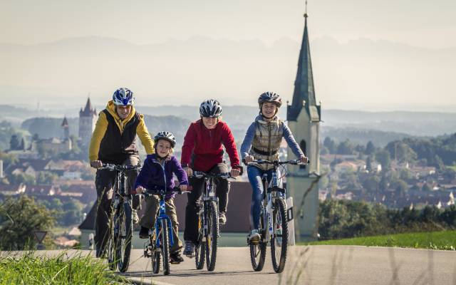 Familien Radtour durch die hügelige Inn-Salzach-Region